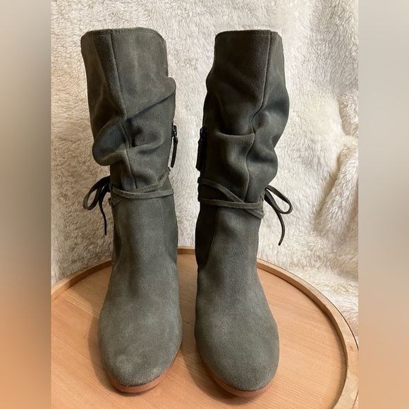 EUC Violet & Red Green Suede Leather Bow Janine Boots Size 6 - Picture 3 of 9